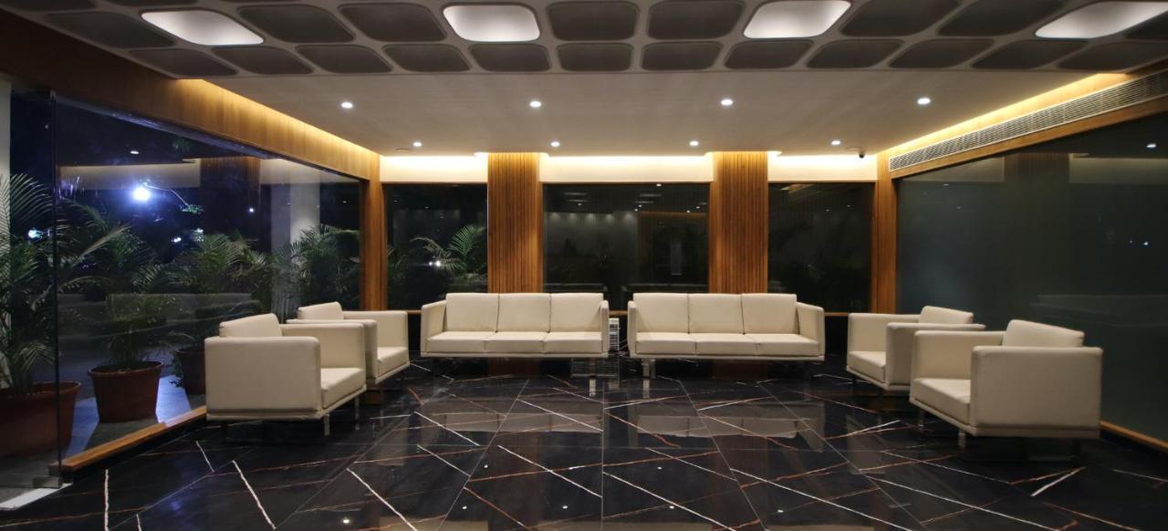 Pinnacle Grand Hotel 아흐메다바드 외부 사진